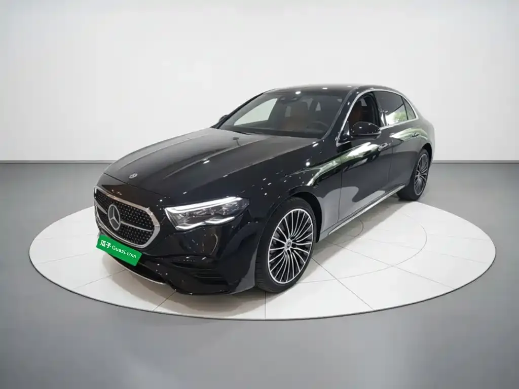 Mercedes-Benz E-Class — фото 1