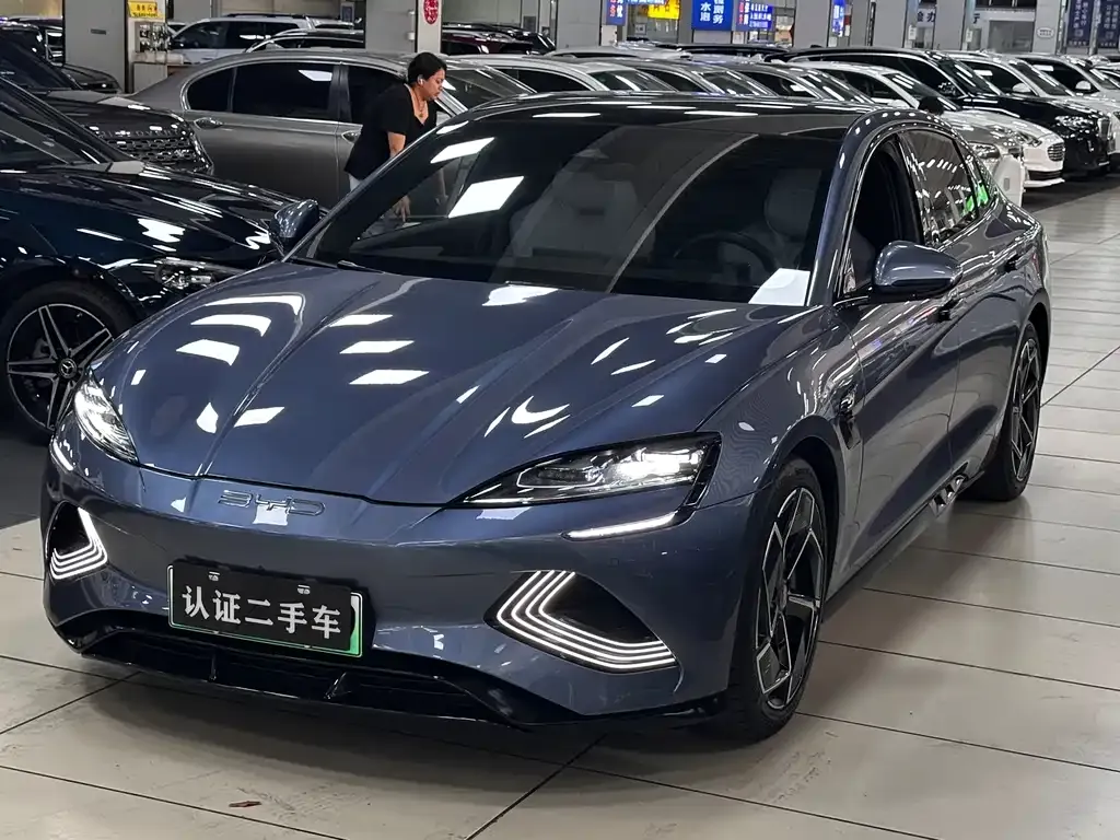 BYD Seal — фото 1