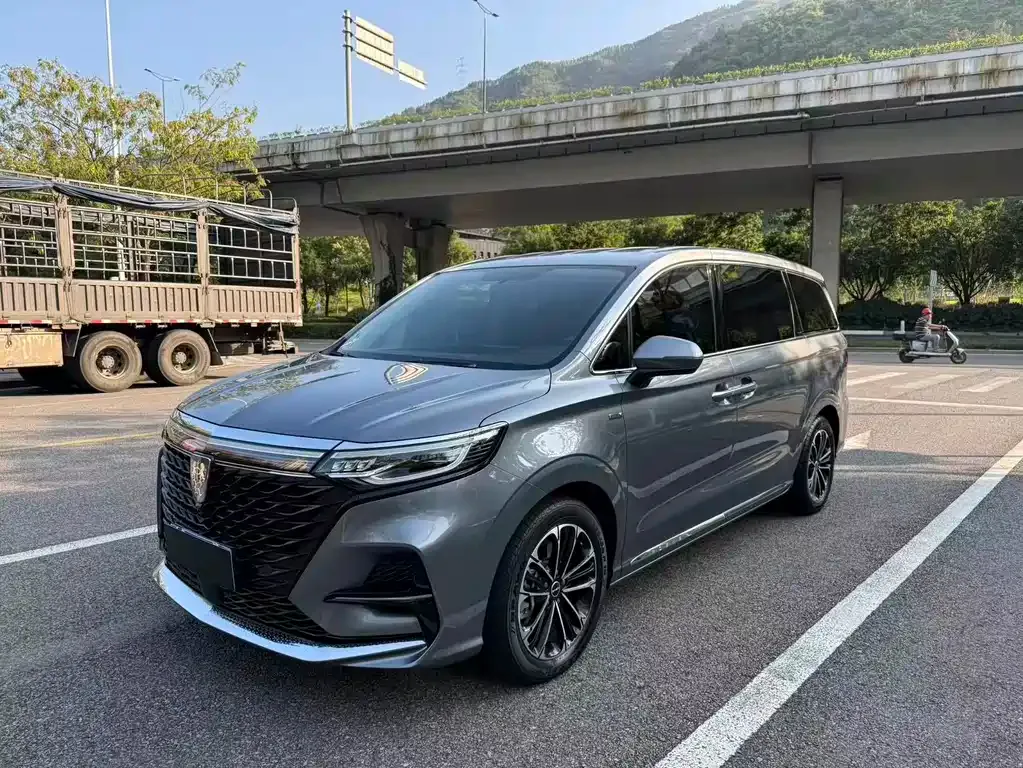 Roewe iMAX8 — фото 1