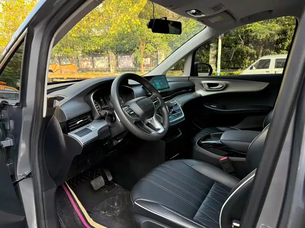 Roewe iMAX8 — фото 2