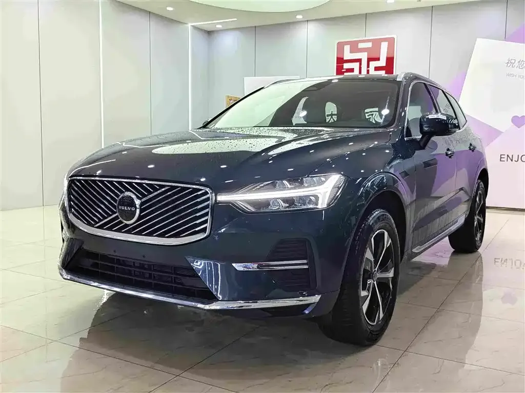 Volvo XC60 — фото 1