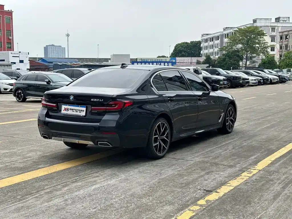 BMW 5 Series — фото 2