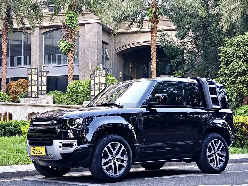 Land Rover Defender — фото 1