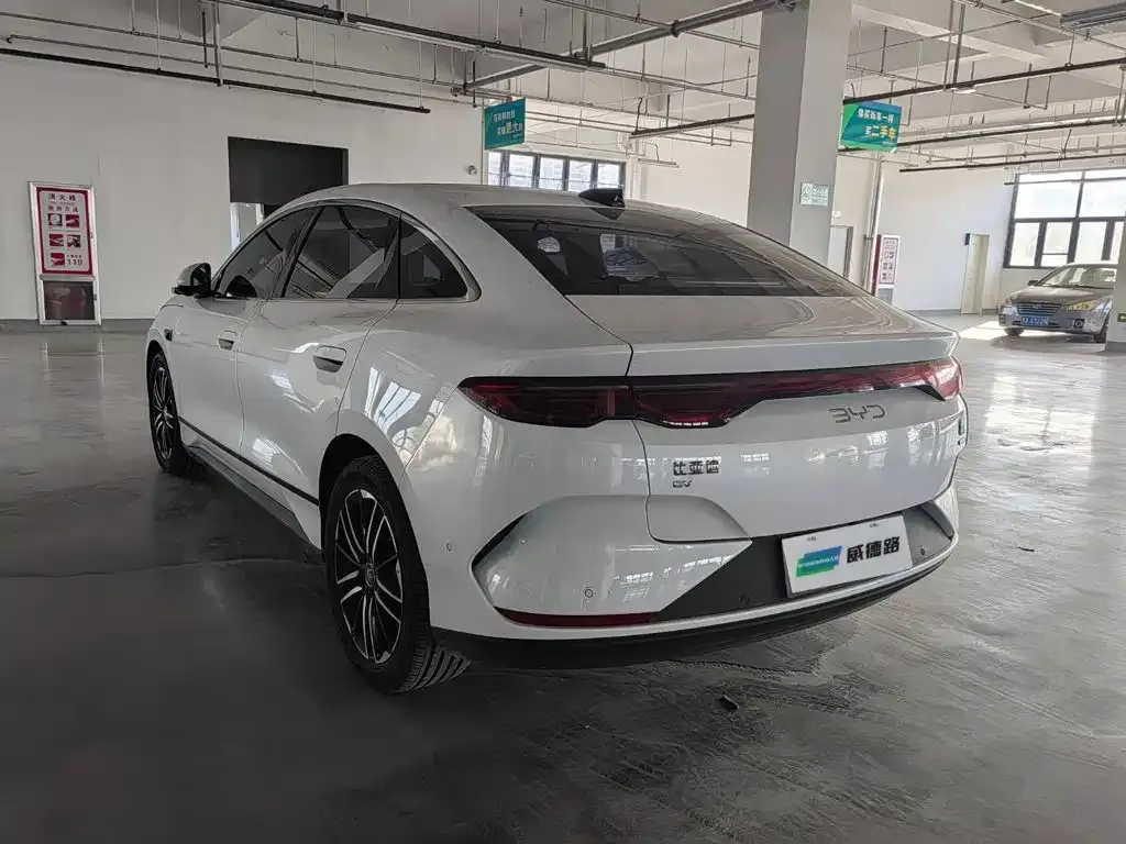 BYD Qin L — фото 6