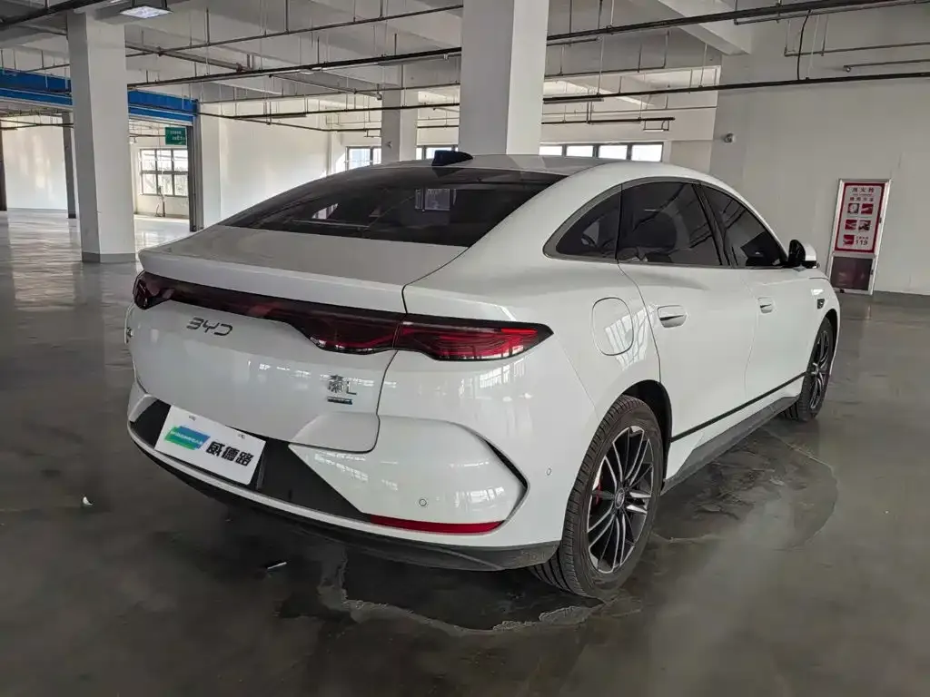 BYD Qin L — фото 10
