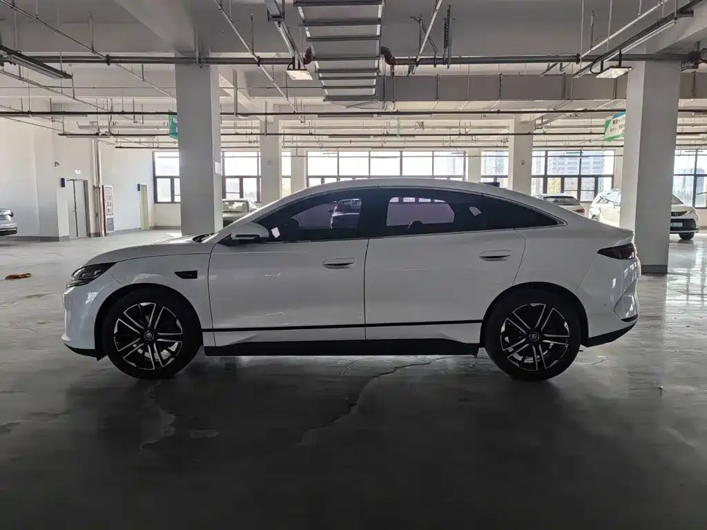 BYD Qin L — фото 9