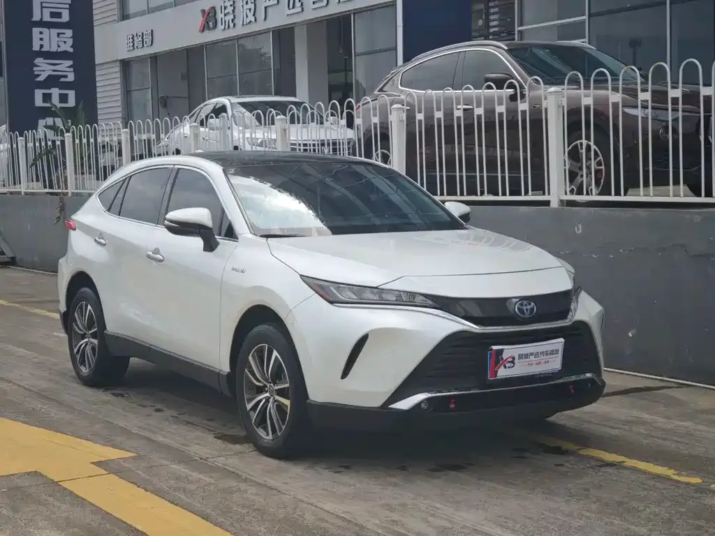 Toyota Harrier — фото 4