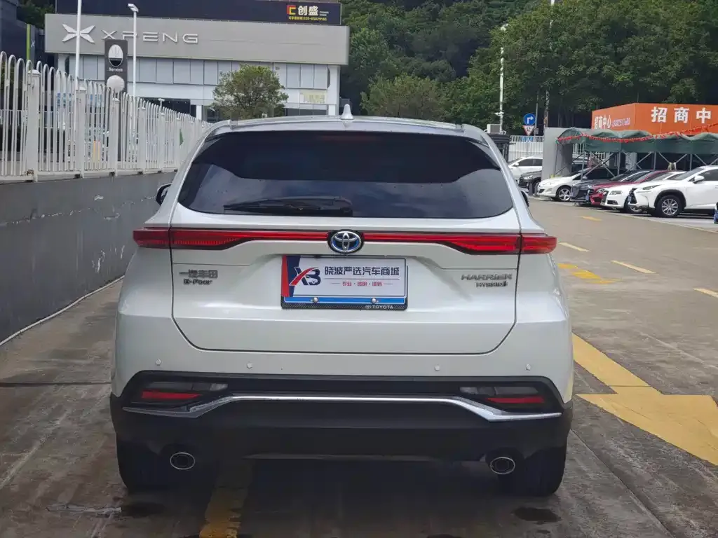 Toyota Harrier — фото 2