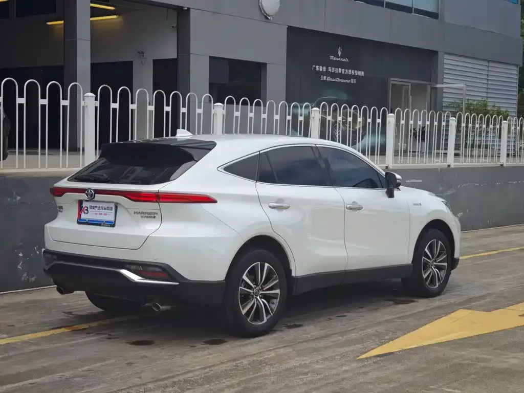 Toyota Harrier — фото 10