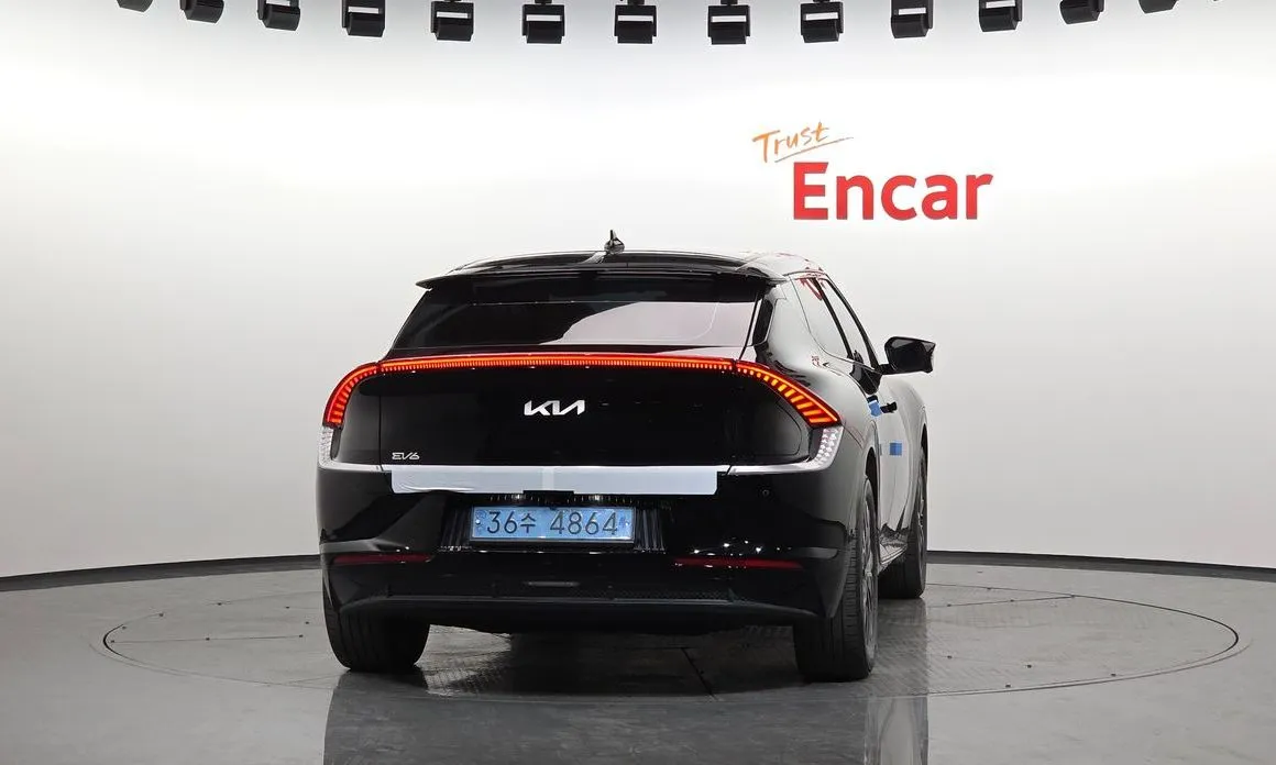Kia EV6 — фото 9