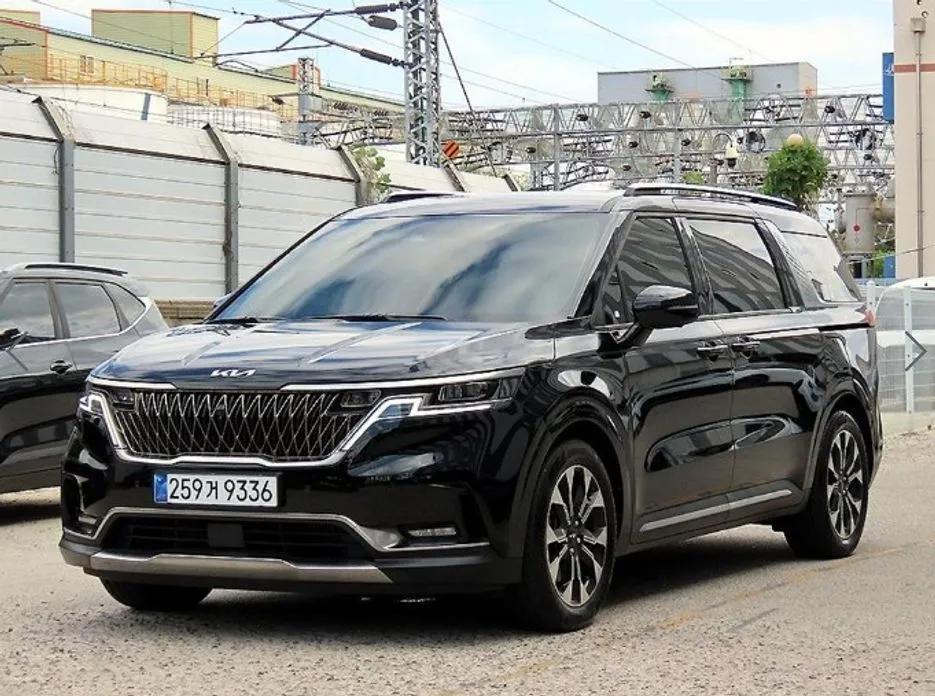 Kia Carnival — фото 10