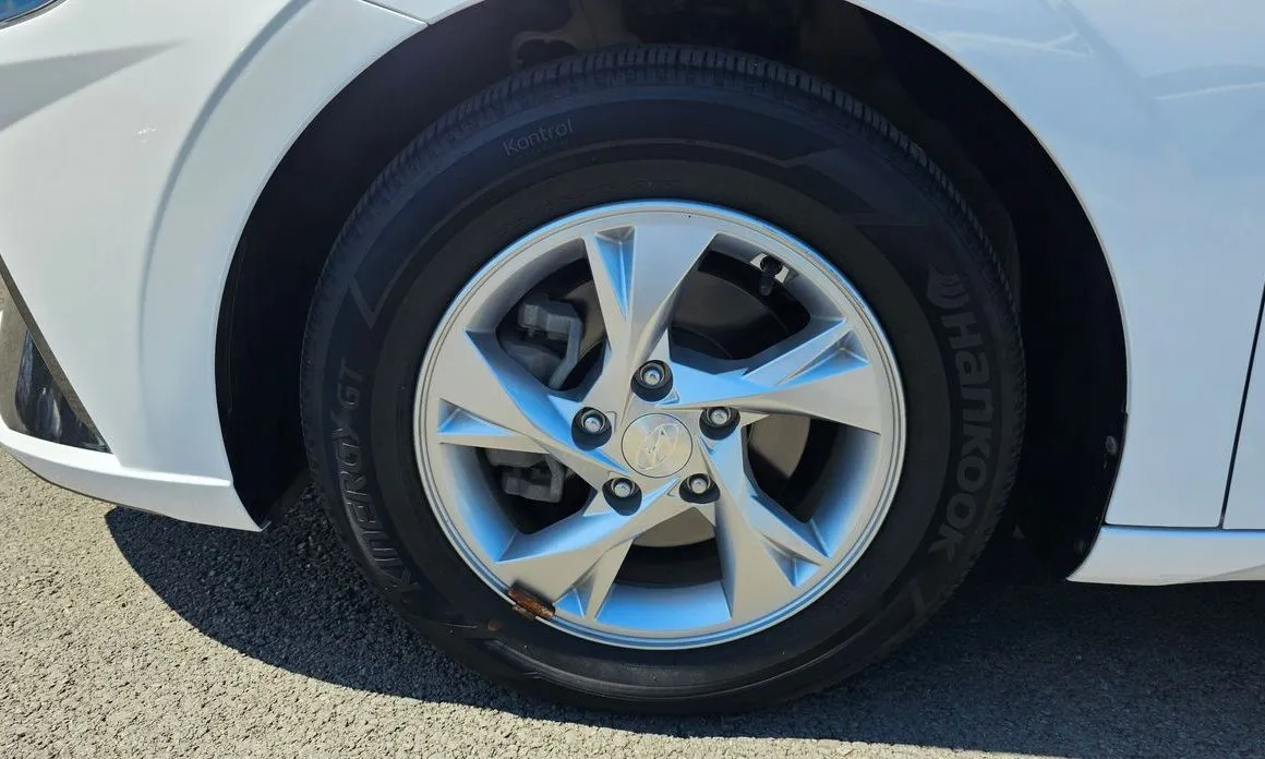 Hyundai AVANTE — фото 10