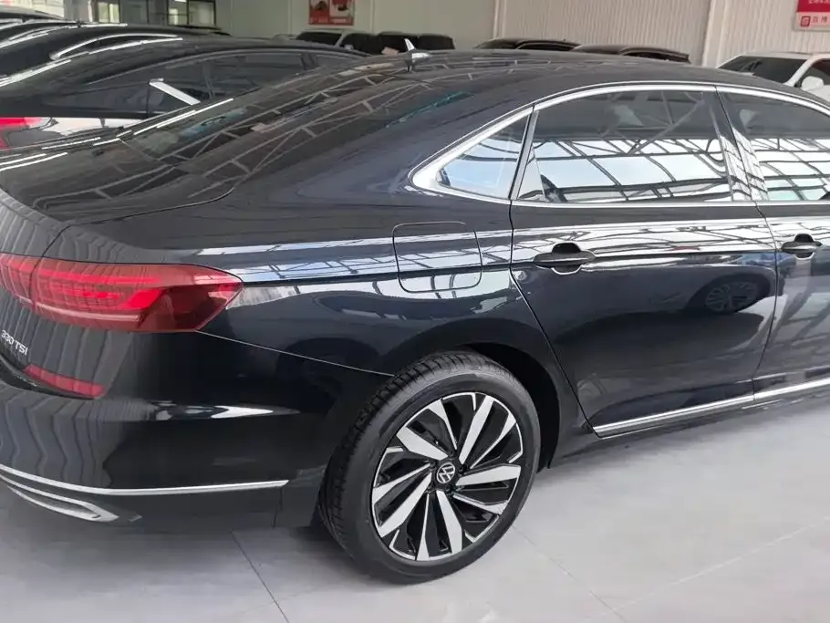 Volkswagen Passat — фото 9
