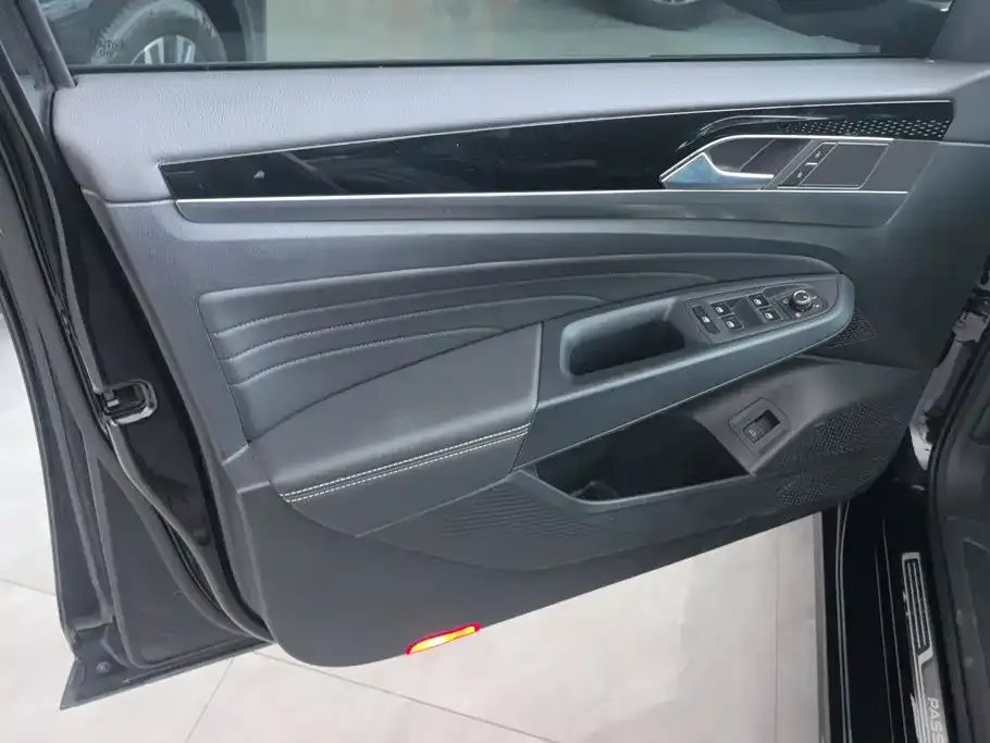 Volkswagen Passat — фото 6