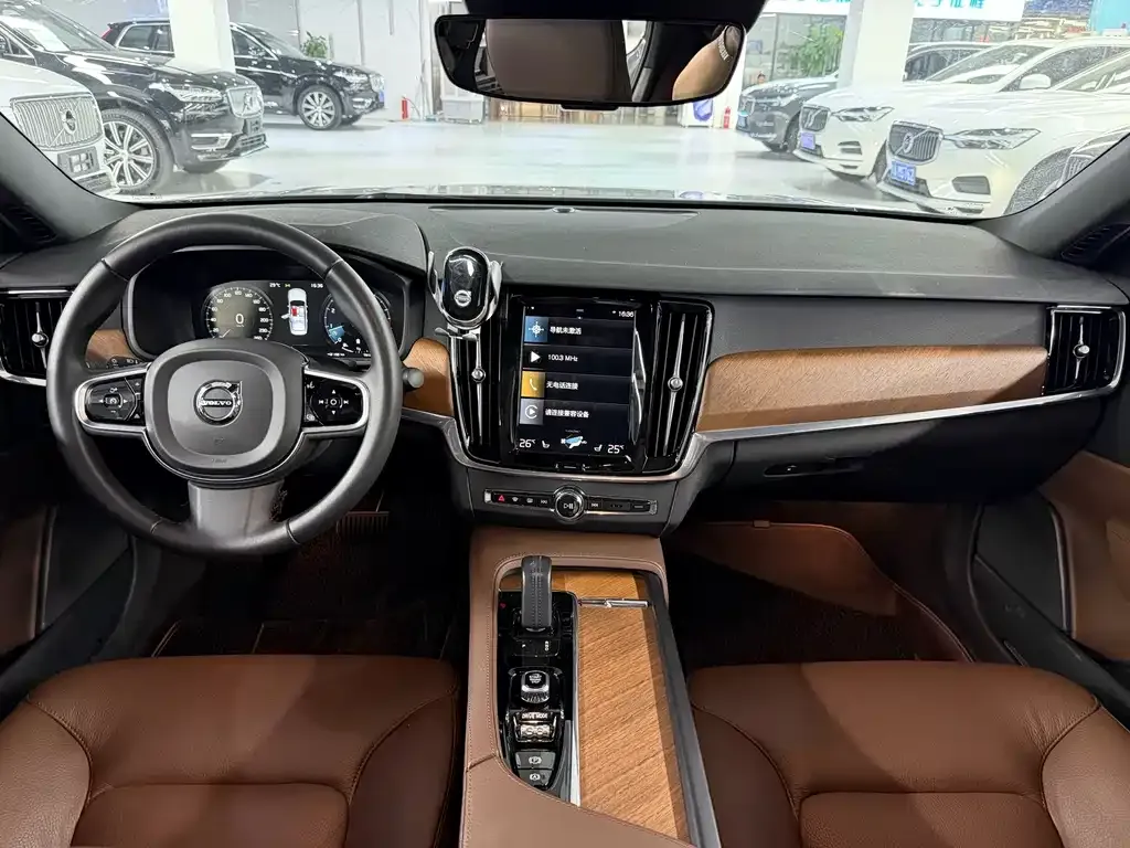 Volvo S90 — фото 6