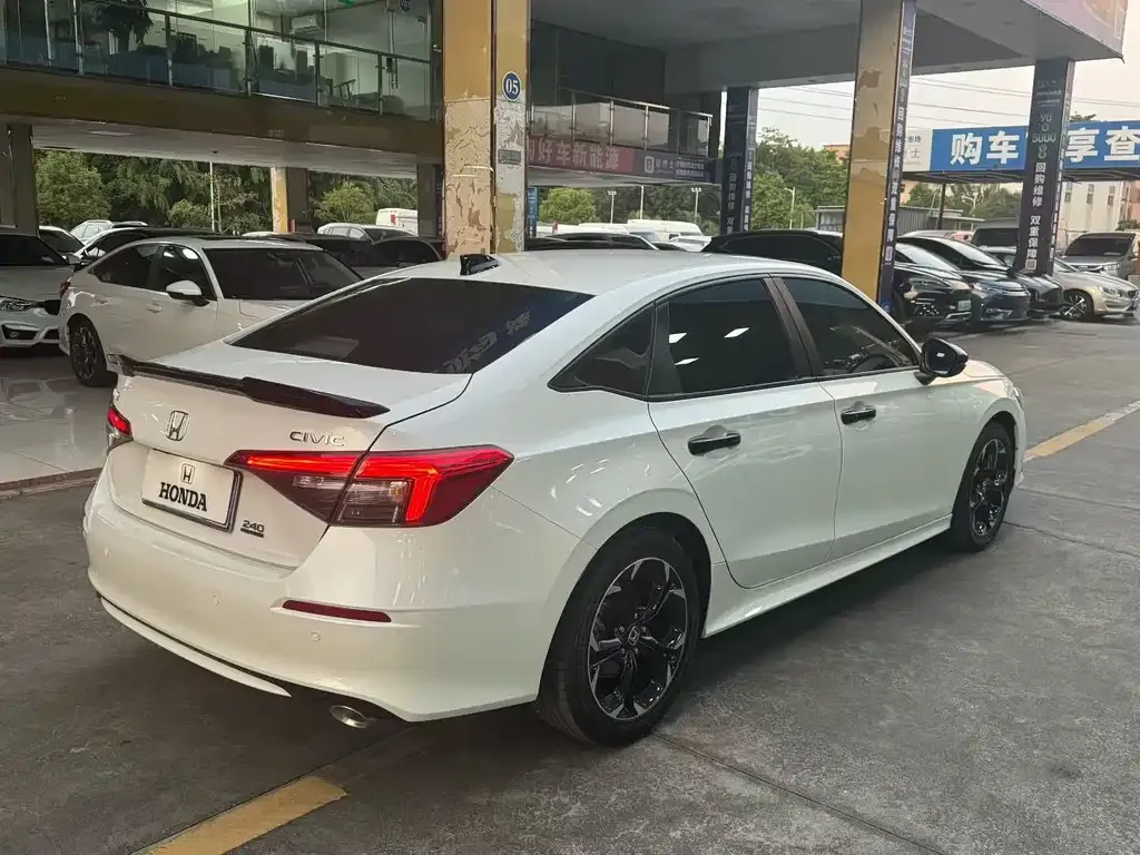 Honda Civic — фото 5