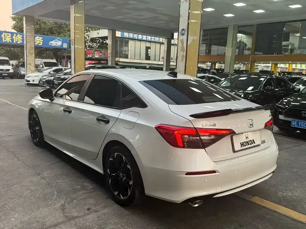Honda Civic — фото 3