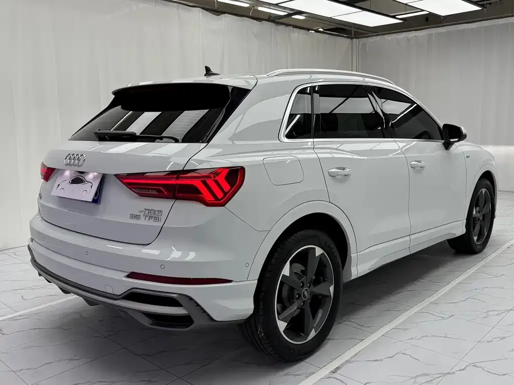 Audi Q3 — фото 9
