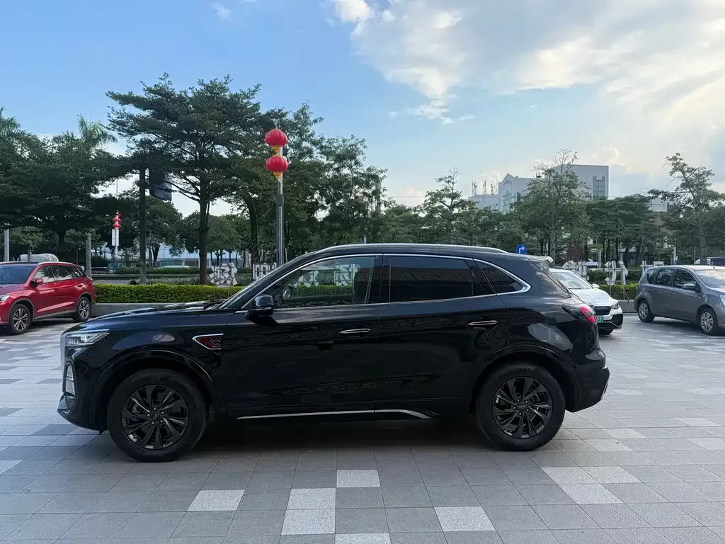 Hongqi HS5 — фото 10