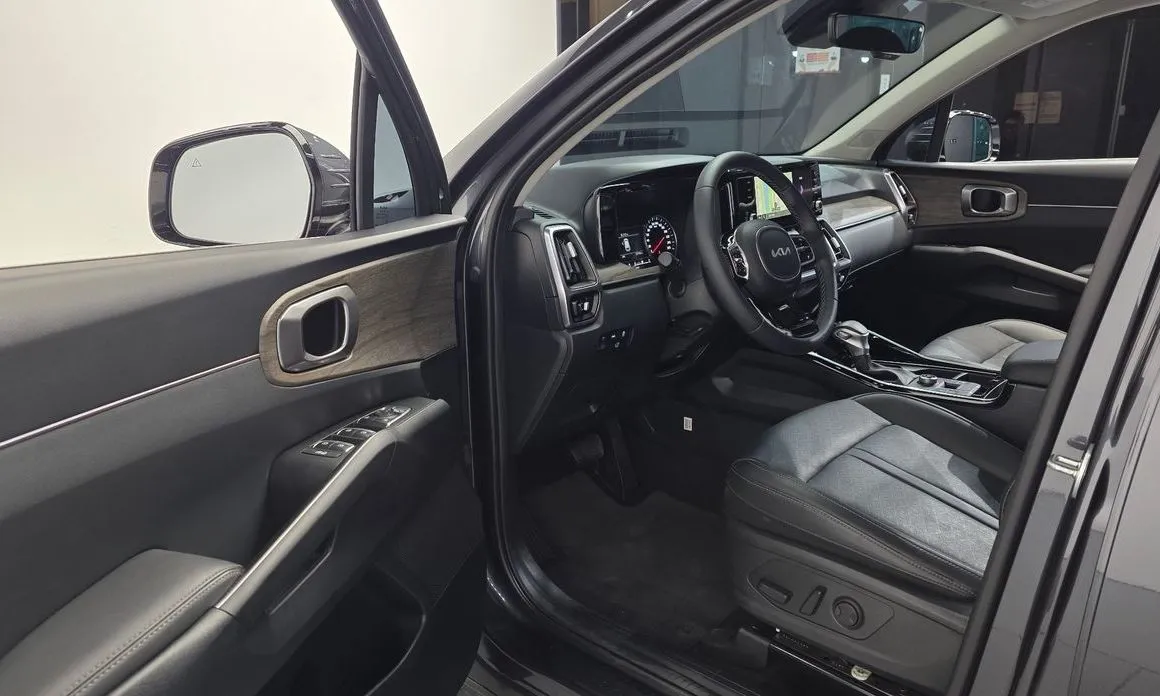 Kia Sorento — фото 7