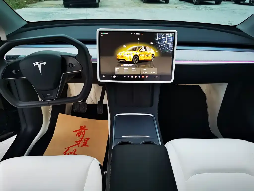 Tesla Model Y — фото 6