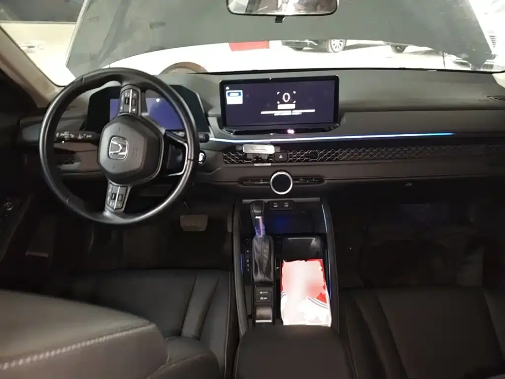 Honda Accord — фото 8