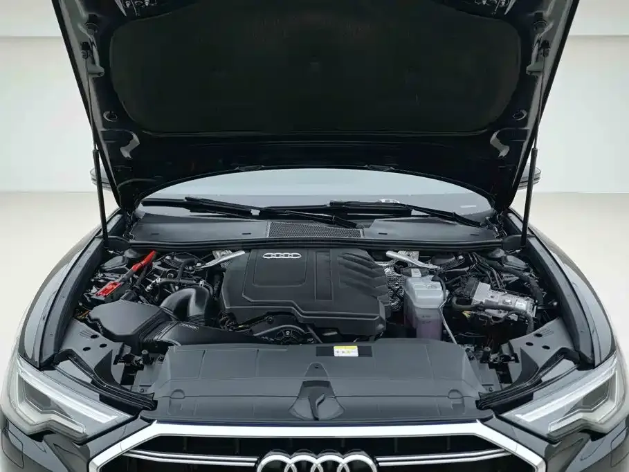 Audi A6L — фото 8