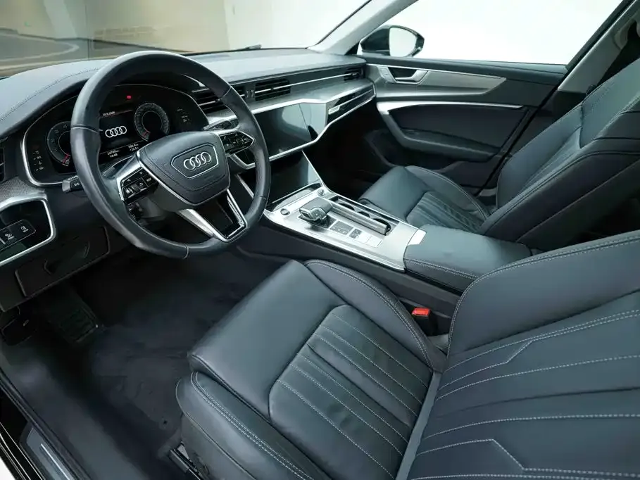 Audi A6L — фото 10