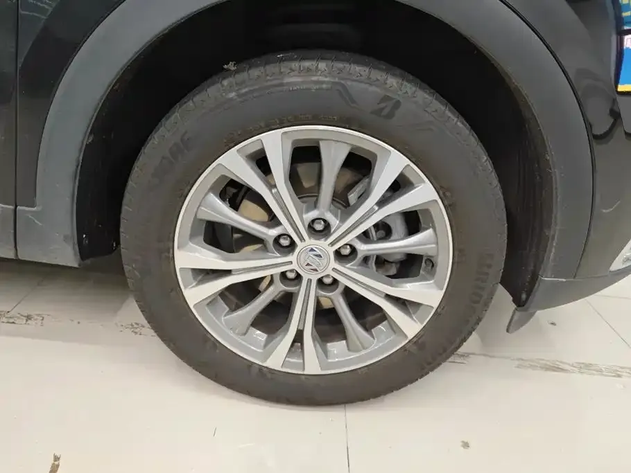 Buick Envision Plus — фото 2