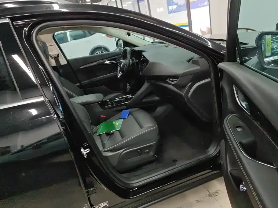Buick Envision Plus — фото 4