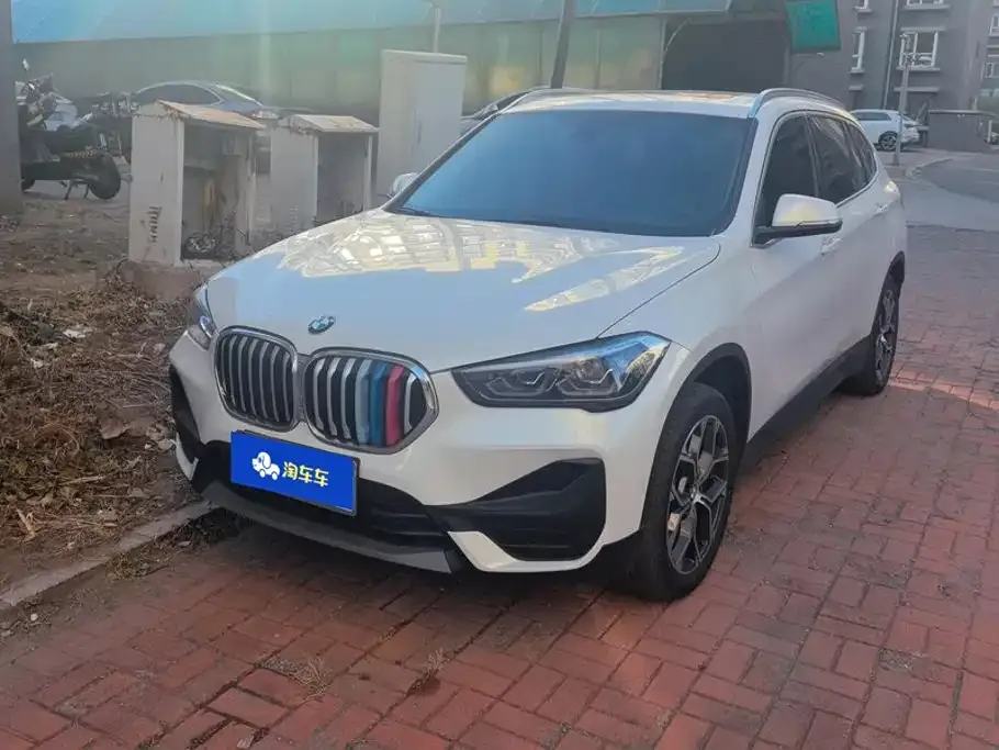 BMW X1 — фото 1