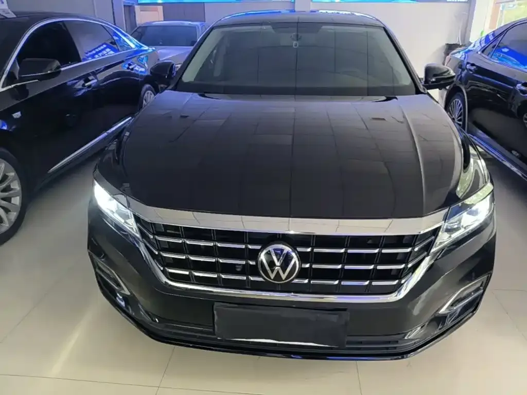 Volkswagen Passat — фото 7
