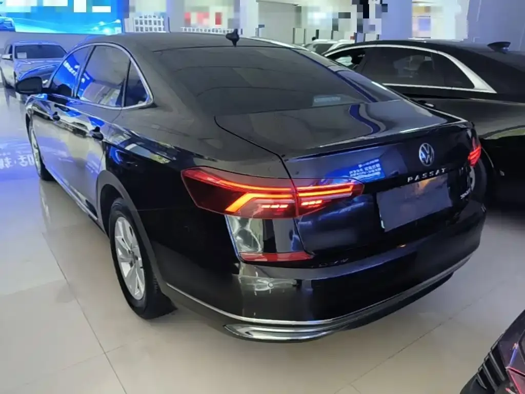 Volkswagen Passat — фото 3