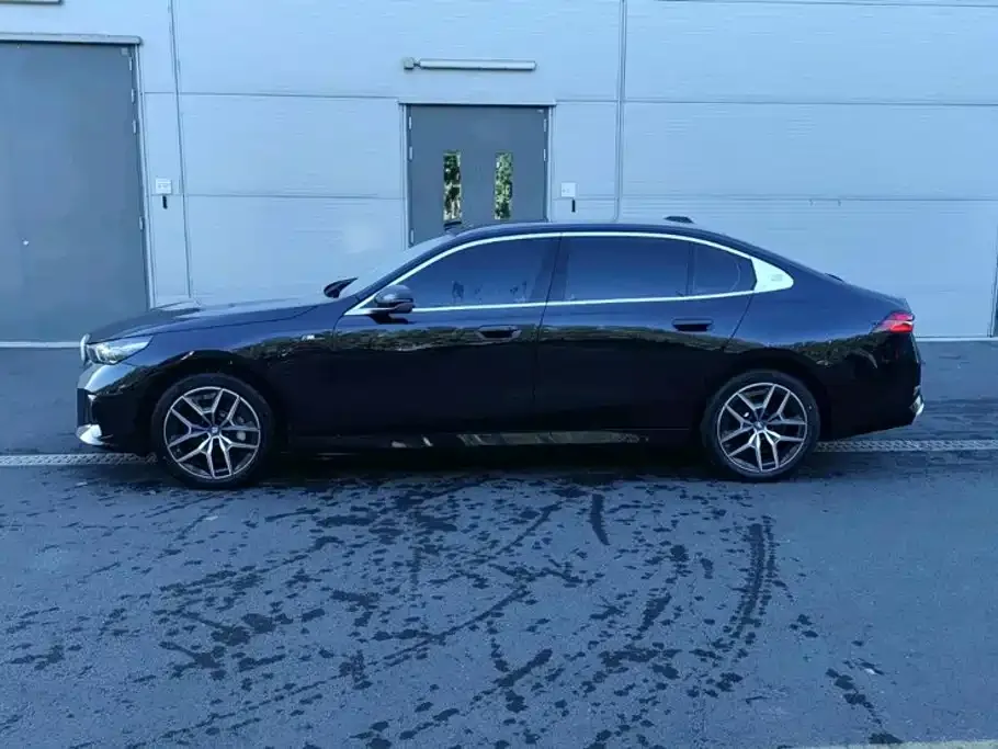 BMW i5 — фото 10