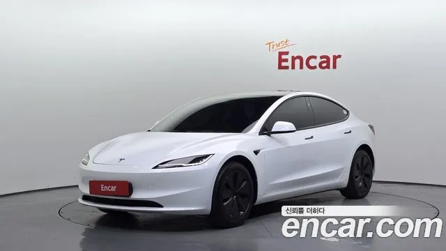 Tesla Model 3 — фото 1
