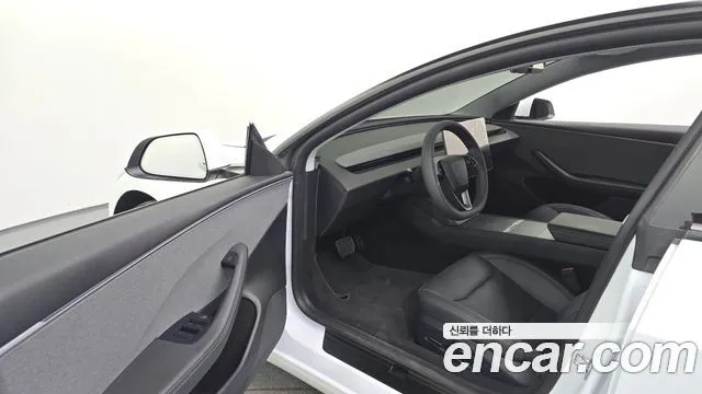 Tesla Model 3 — фото 10