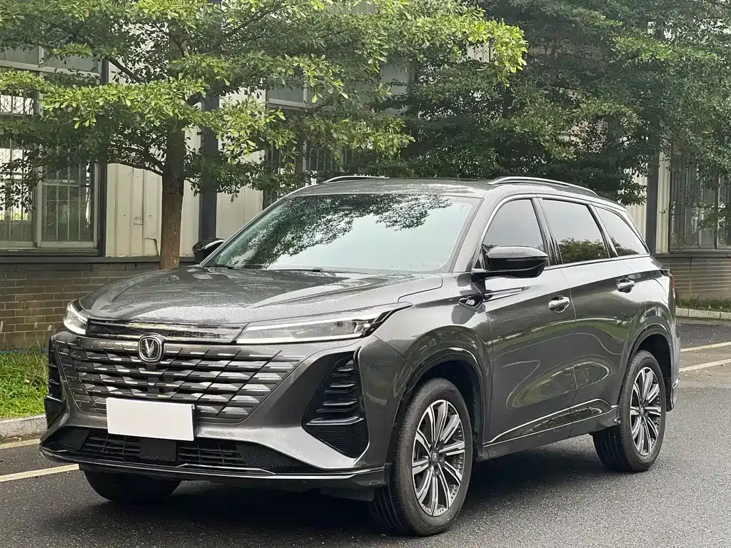 Changan CS75 PLUS — фото 1