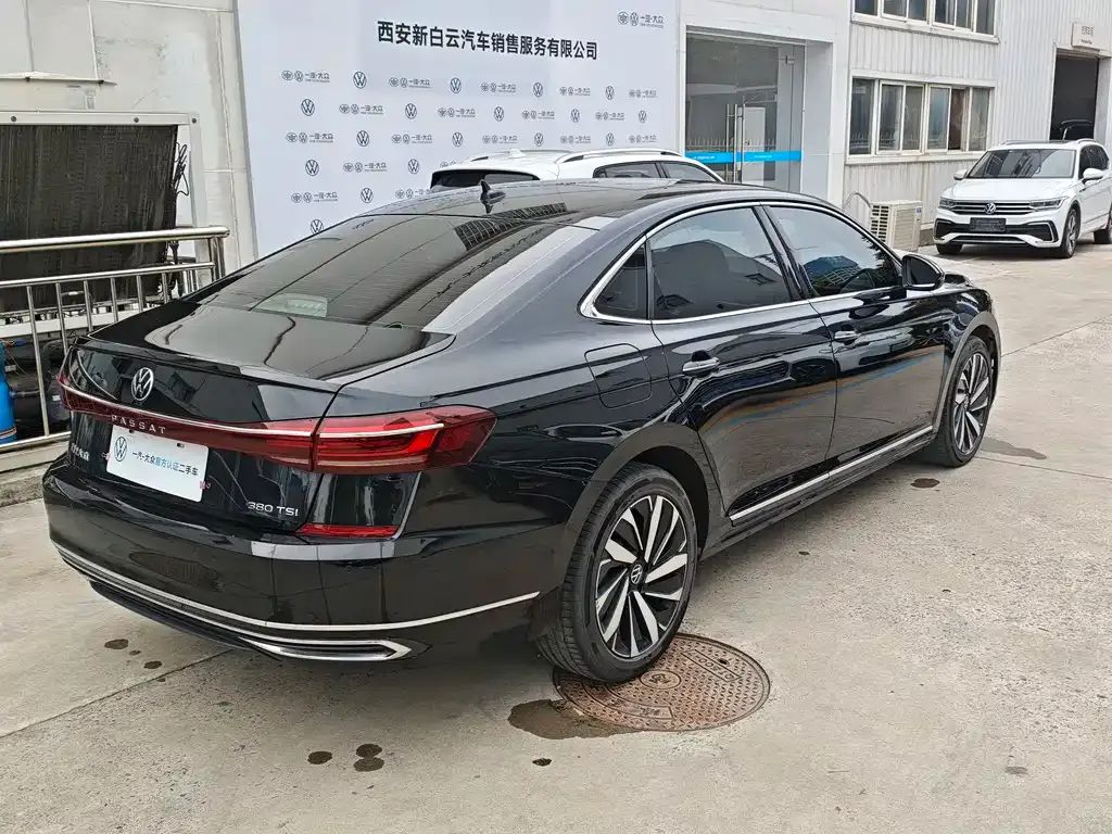 Volkswagen Passat — фото 8