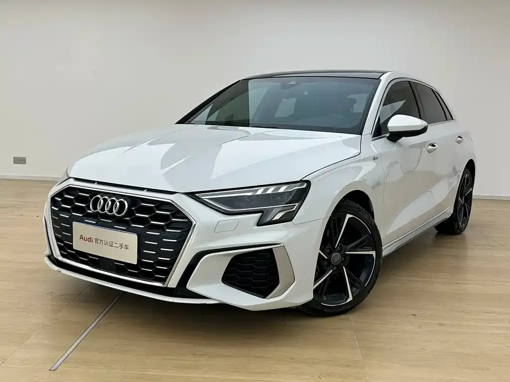 Audi A3 — фото 1