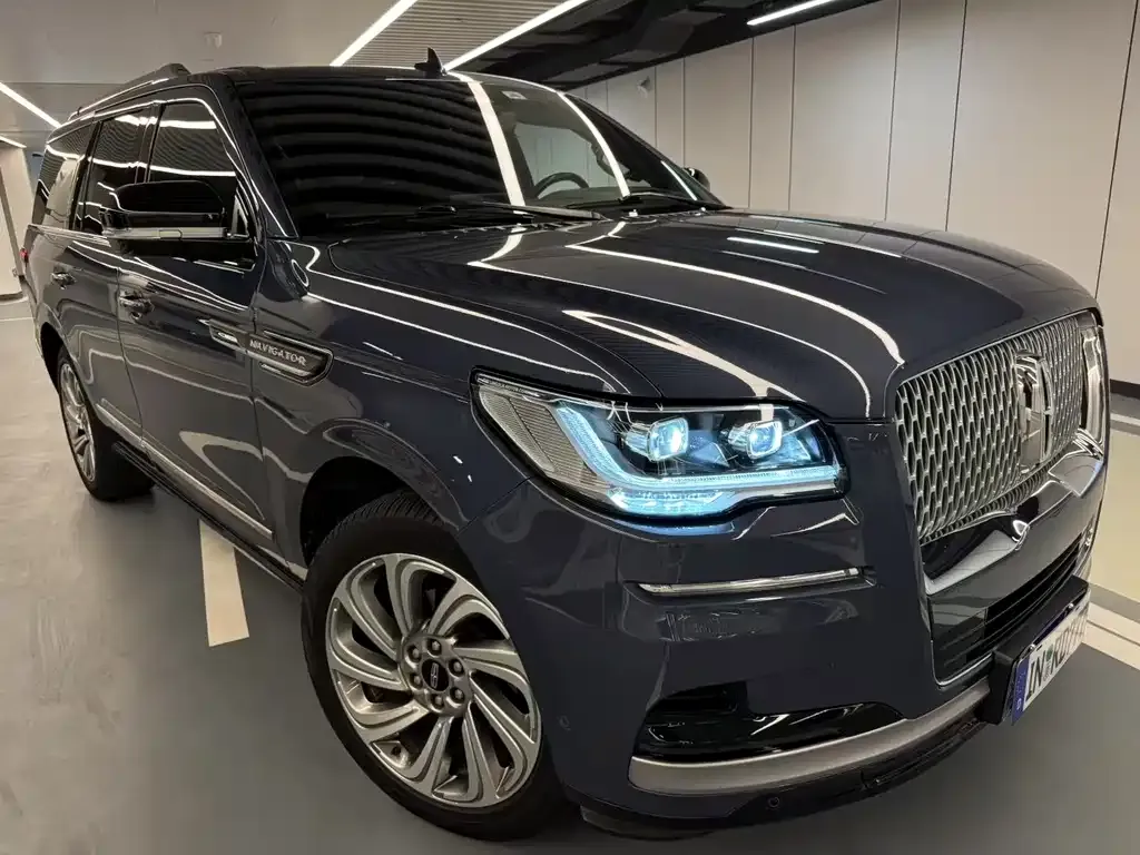 Lincoln Navigator — фото 1
