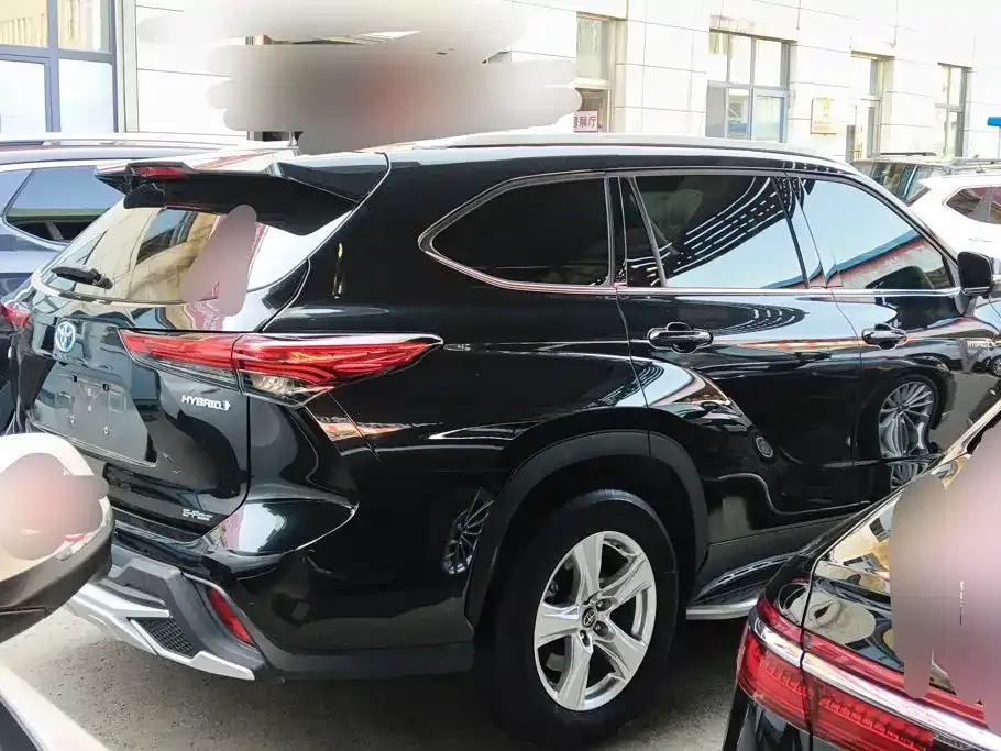 Toyota Highlander — фото 8