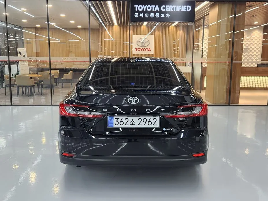 Toyota Camry — фото 5