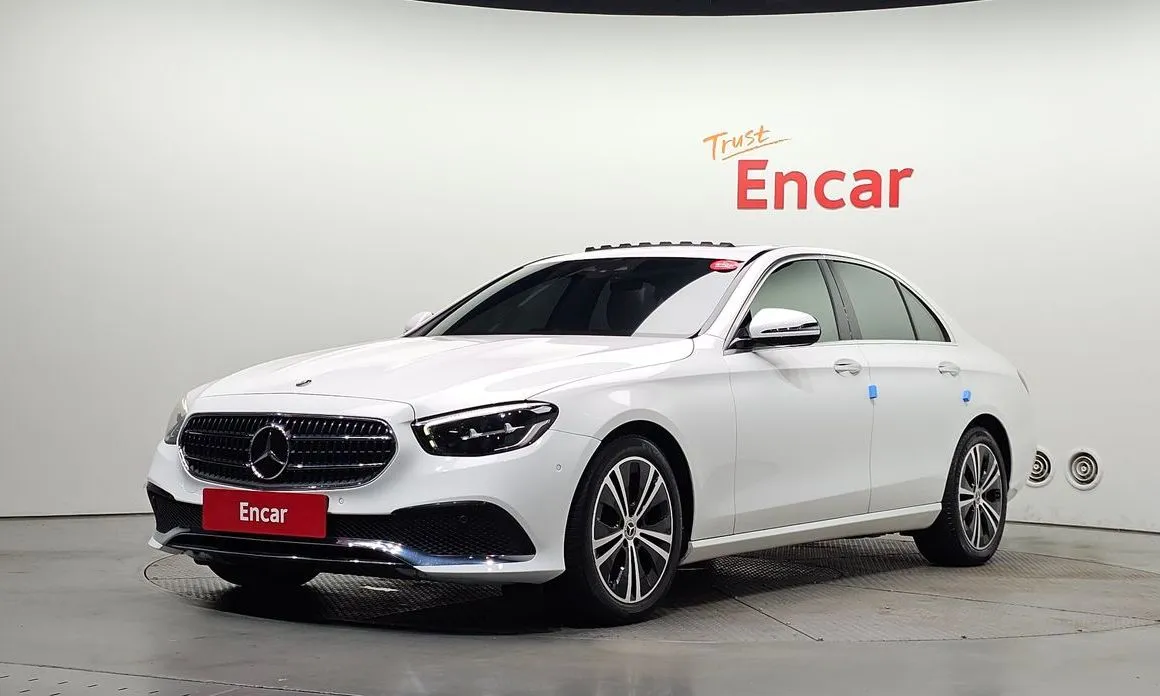 Mercedes-Benz E-Class — фото 1