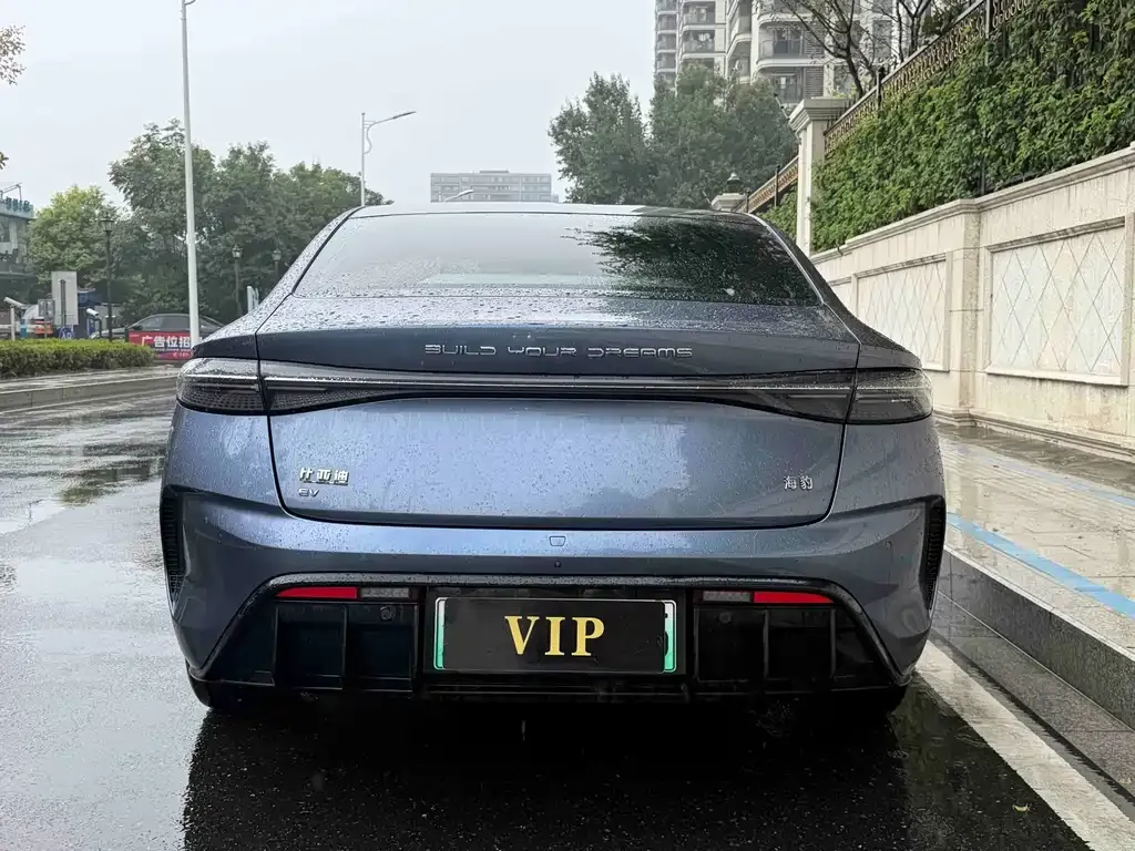 BYD Seal — фото 10