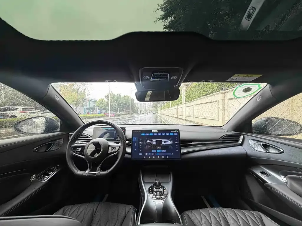 BYD Seal — фото 8