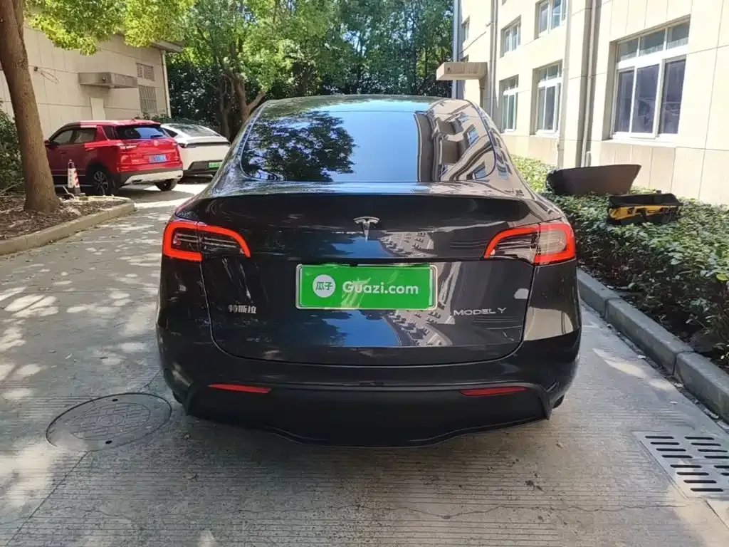 Tesla Model Y — фото 4