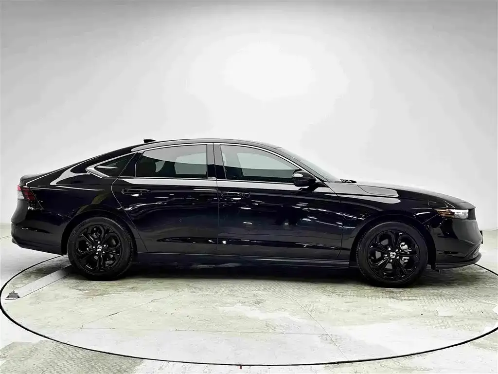 Honda Accord — фото 10