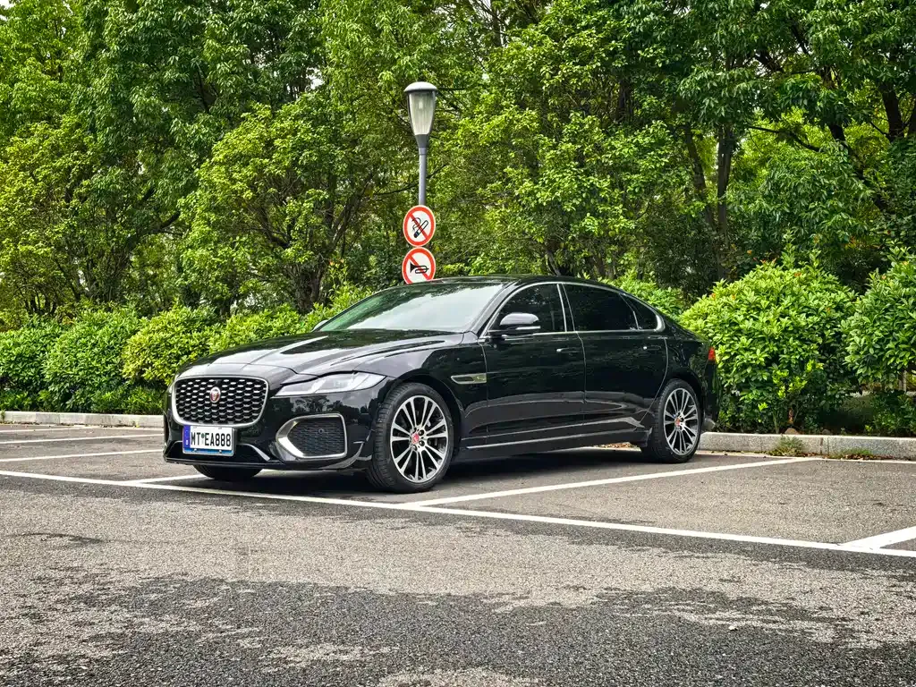 Jaguar XFL — фото 1