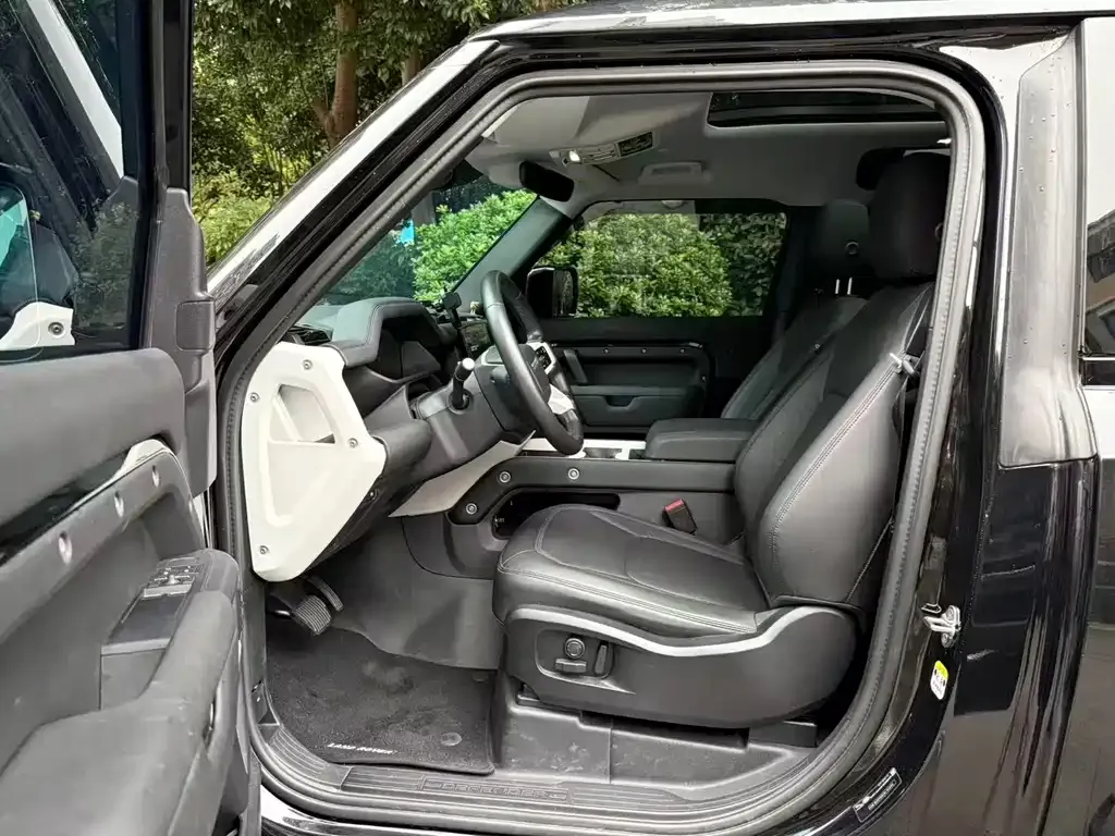 Land Rover Defender — фото 4
