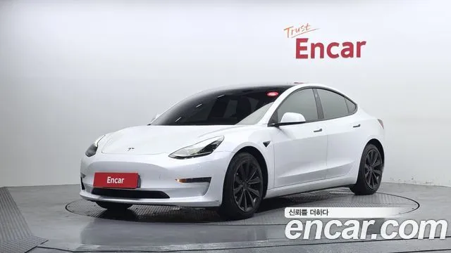 Tesla Model 3 — фото 1